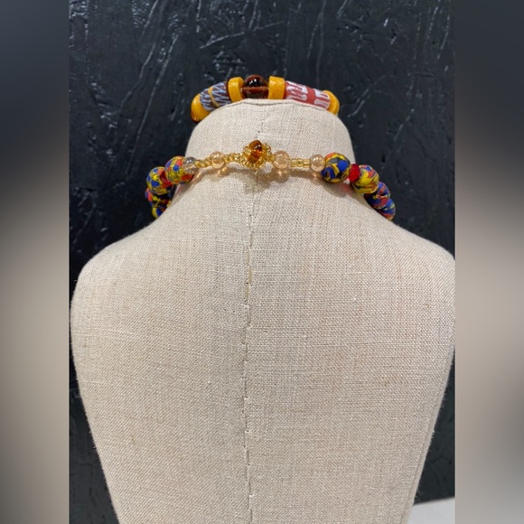 “GORGEOUS” Handcrafted Handpainted Stones Colorful Beaded Necklace & Earring Set - Picture 11 of 13